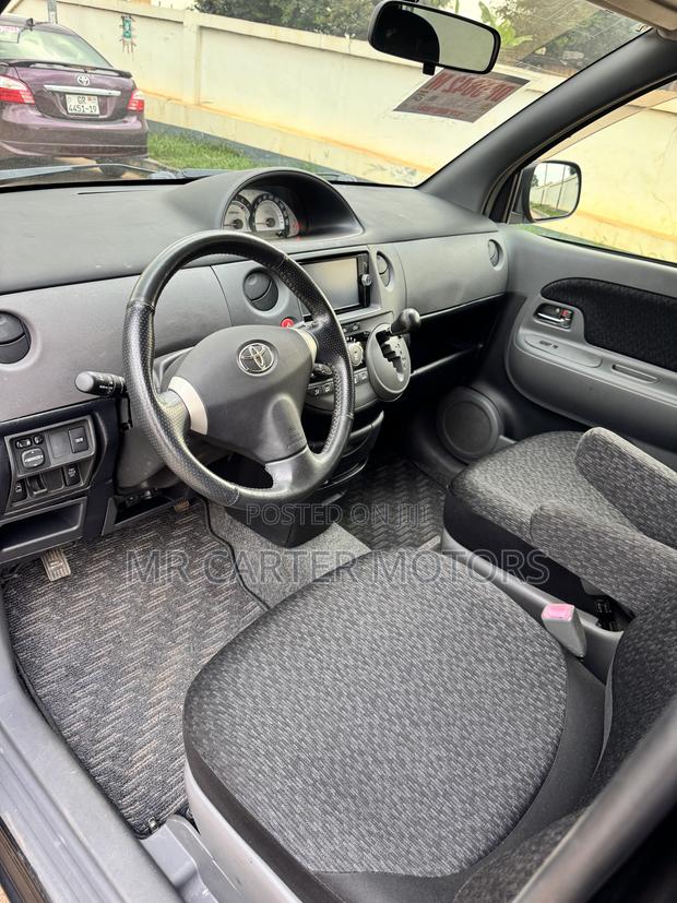 Toyota Sienta 1.5 AWD 2013 Black