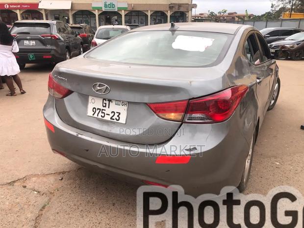 Hyundai Elantra GLS Sedan FWD (1.8L 4cyl 6A) 2013 Gray