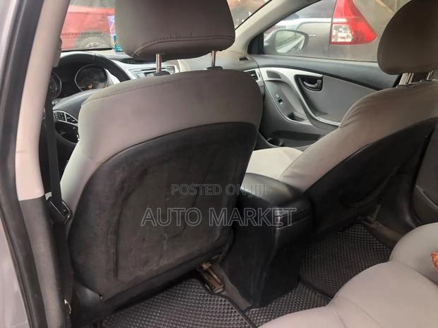 Hyundai Elantra GLS Sedan FWD (1.8L 4cyl 6A) 2013 Gray