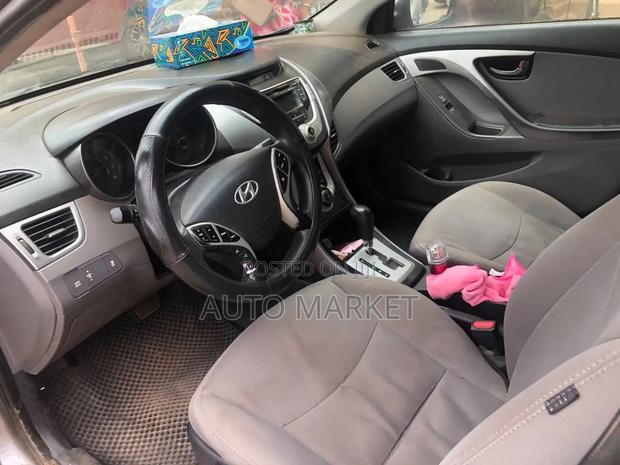 Hyundai Elantra GLS Sedan FWD (1.8L 4cyl 6A) 2013 Gray