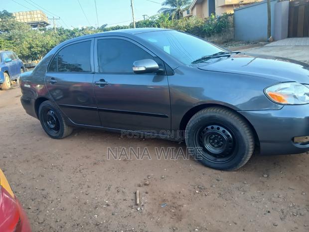 Toyota Corolla 2004 Gray