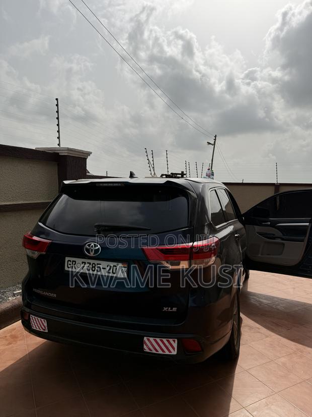 Toyota Highlander XLE V6 4x4 (3.5L 6cyl 6A) 2016 Blue