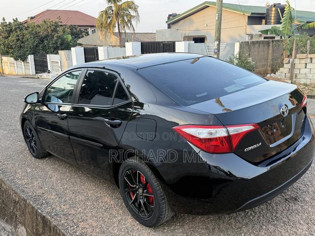 Toyota Corolla LE 4dr Sedan (1.8L 4cyl CVT) 2015 Black