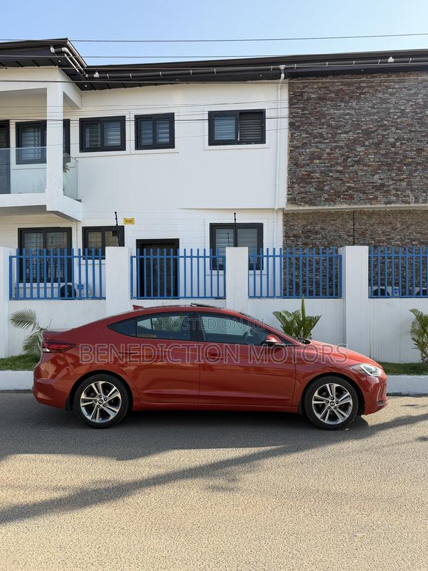 Hyundai Elantra Limited Sedan FWD (2.0L 4cyl 6A) 2017 Orange