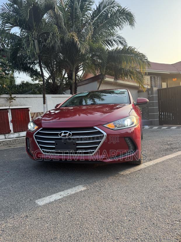 Hyundai Elantra 2018 Red