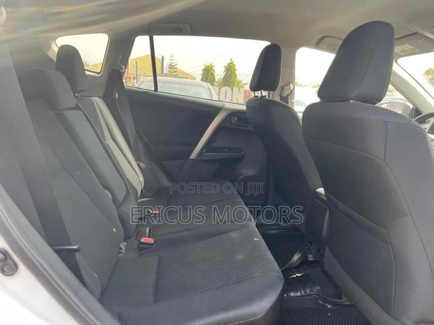 Toyota RAV4 2017 White