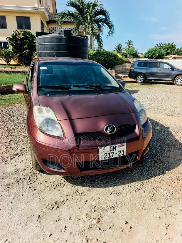 Toyota Vitz 1.3 FWD 3dr 2010 Brown