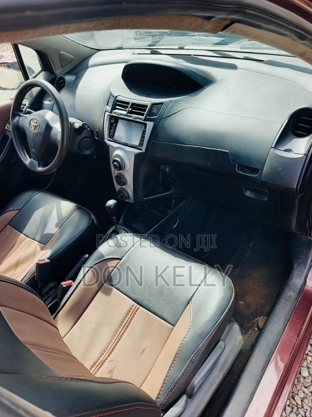 Toyota Vitz 1.3 FWD 3dr 2010 Brown