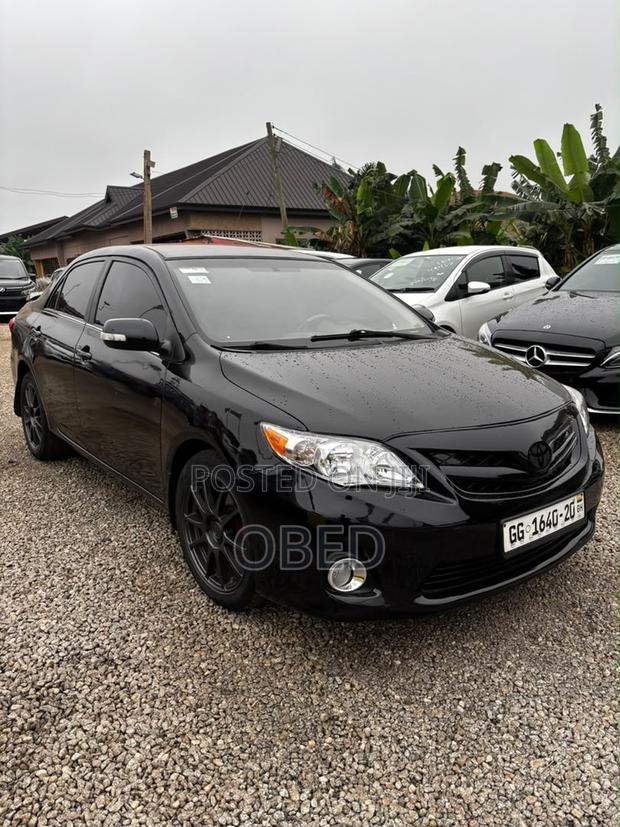 Toyota Corolla 2013 Black