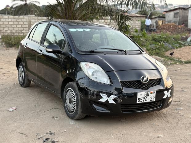Toyota Vitz 1.0 FWD 5dr 2010 Black