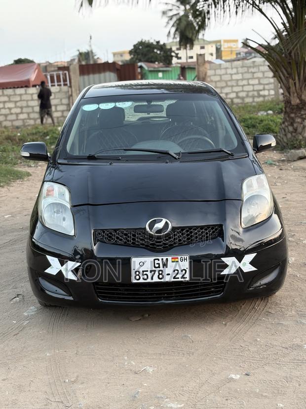Toyota Vitz 1.0 FWD 5dr 2010 Black
