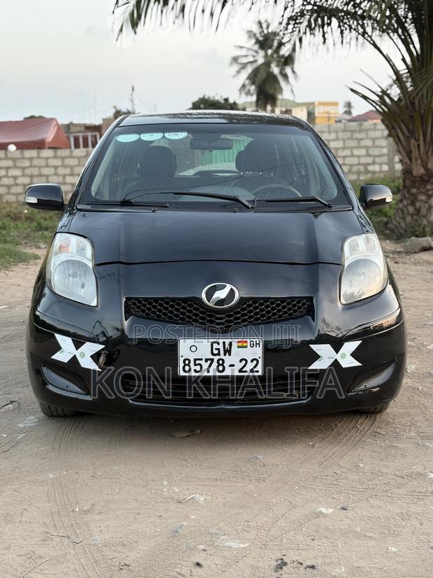 Toyota Vitz 1.0 FWD 5dr 2010 Black