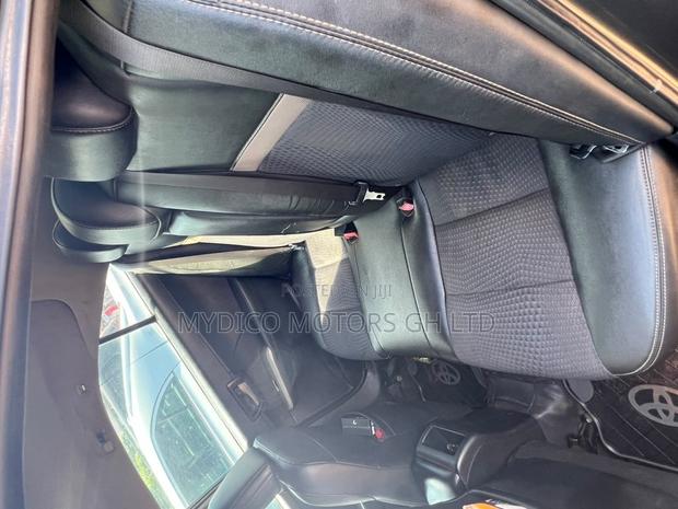 Toyota Camry SE 4dr Sedan (2.5L 4cyl 6A) 2013 Gray