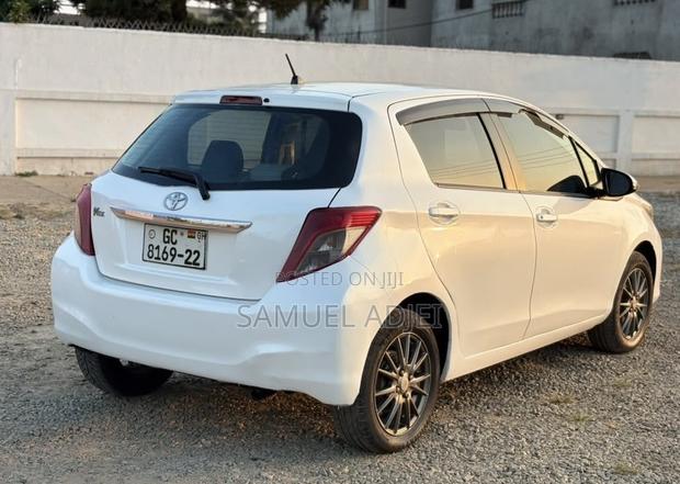 Toyota Vitz 2012 White
