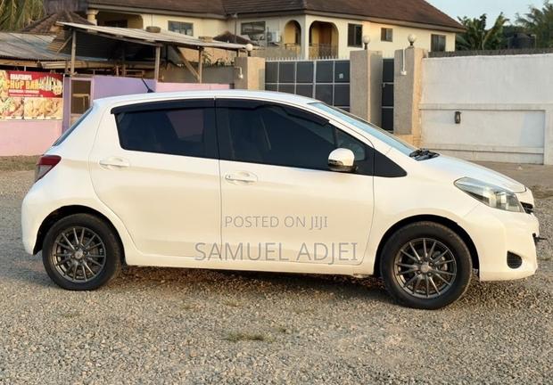 Toyota Vitz 2012 White