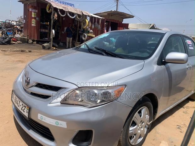 Toyota Corolla LE 4dr Sedan (1.8L 4cyl 4A) 2011 Silver