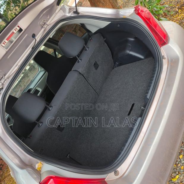 Toyota Vitz 1.3 AWD 5dr 2013 Pearl