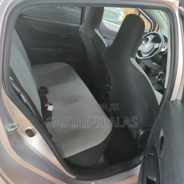 Toyota Vitz 1.3 AWD 5dr 2013 Pearl