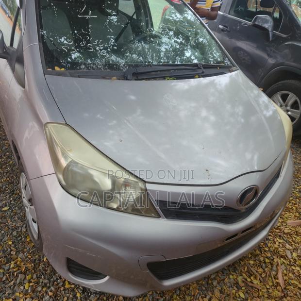 Toyota Vitz 1.3 AWD 5dr 2013 Pearl