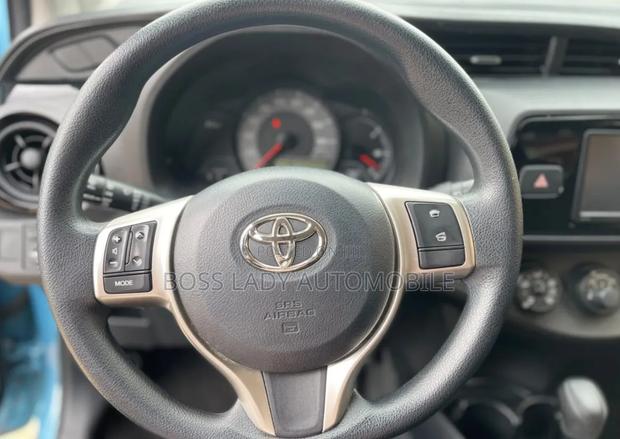 Toyota Vitz 1.3 AWD 5dr 2016 Blue