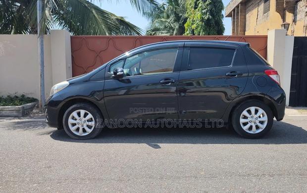 Toyota Vitz 1.3 FWD 5dr 2013 Black