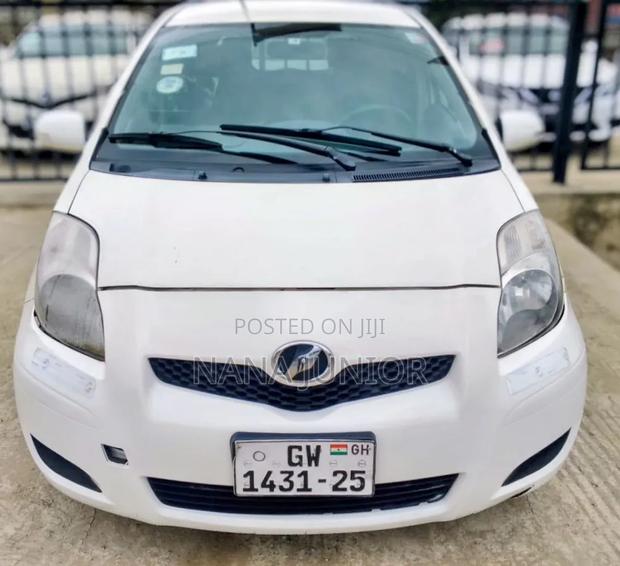Toyota Vitz 2010 White