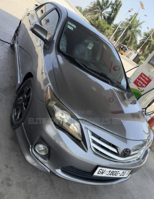 Toyota Corolla S 4dr Sedan (1.8L 4cyl 4A) 2013 Gray
