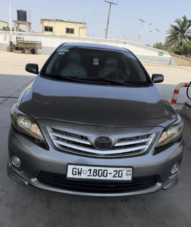 Toyota Corolla S 4dr Sedan (1.8L 4cyl 4A) 2013 Gray