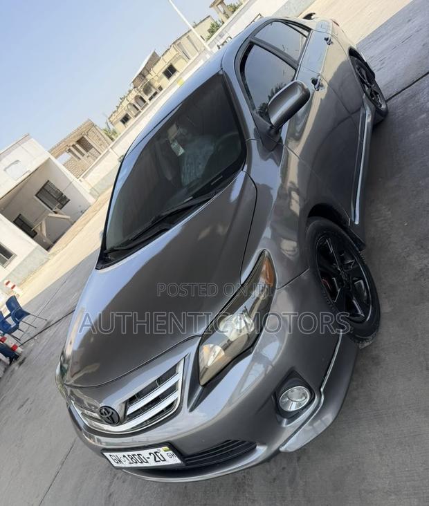 Toyota Corolla S 4dr Sedan (1.8L 4cyl 4A) 2013 Gray