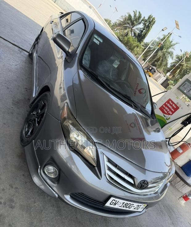 Toyota Corolla S 4dr Sedan (1.8L 4cyl 4A) 2013 Gray