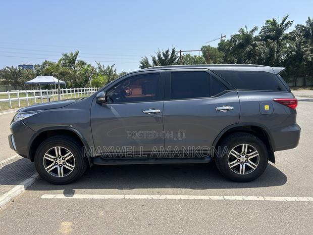 Toyota Fortuner 2.7 AWD 2017 Gray