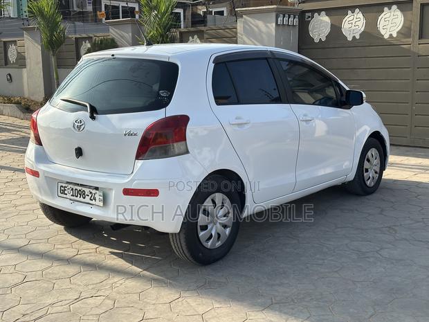 Toyota Vitz 1.3 FWD 5dr 2010 White