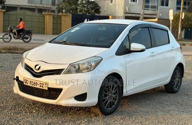 Toyota Vitz 2012 White