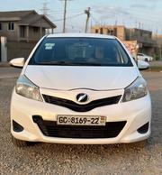Toyota Vitz 2012 White for sale