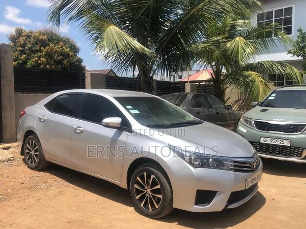 Toyota Corolla LE 4dr Sedan (1.8L 4cyl CVT) 2016 Silver