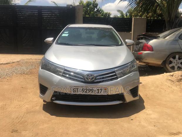 Toyota Corolla LE 4dr Sedan (1.8L 4cyl CVT) 2016 Silver