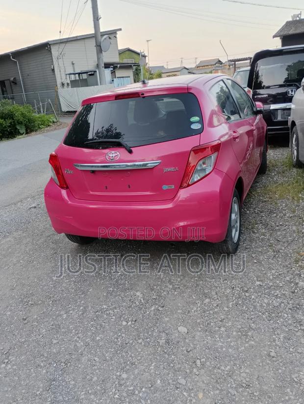 Toyota Vitz 1.3 AWD 5dr 2013 Pink