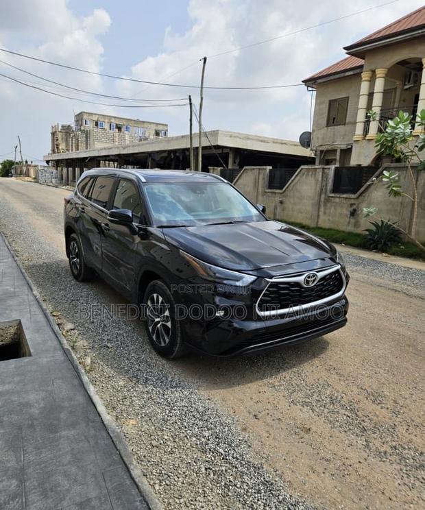 Toyota Highlander XLE AWD 2023 Black