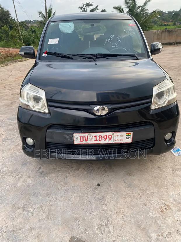 Toyota Sienta 1.5 AWD 2013 Black