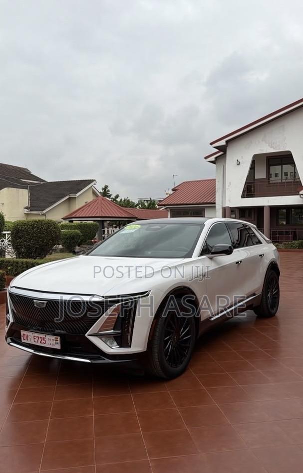Cadillac Lyriq Luxury 2026 White