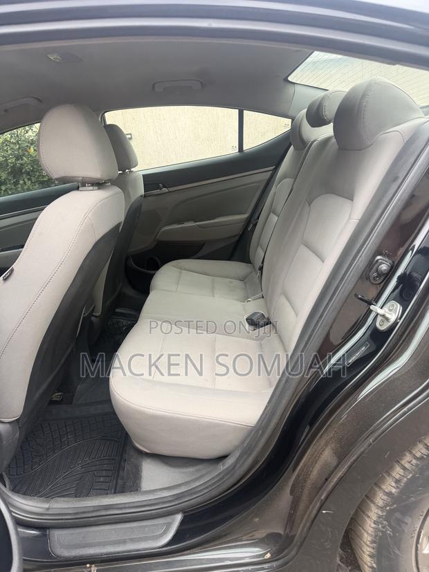 Hyundai Elantra SE Sedan FWD (2.0L 4cyl 6M) 2017 Black