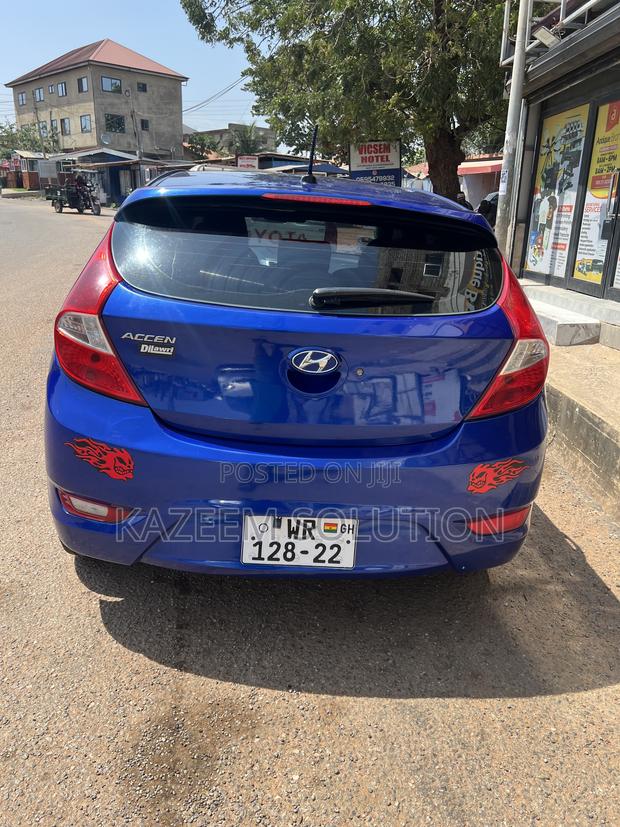 Hyundai Accent 2012 Blue
