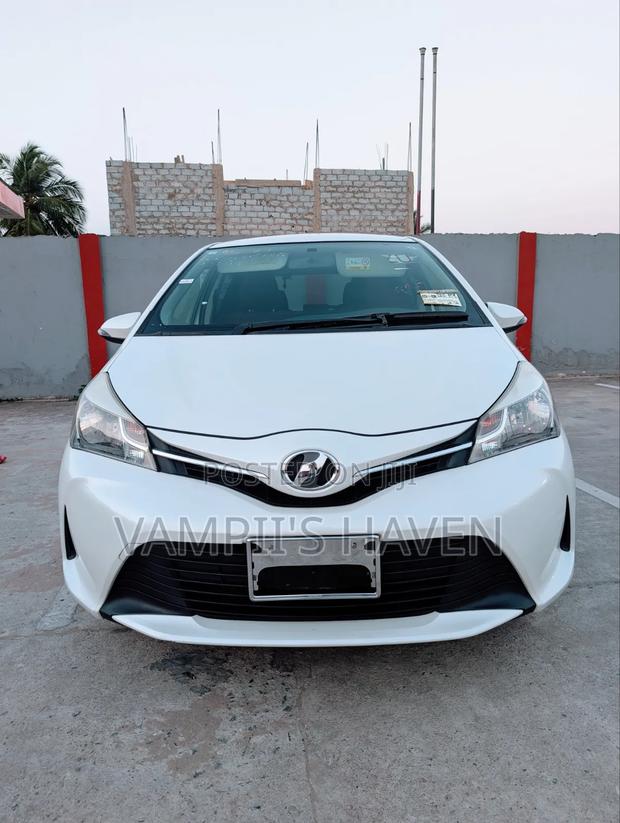 Toyota Vitz 1.3 AWD 3dr 2015 Pearl