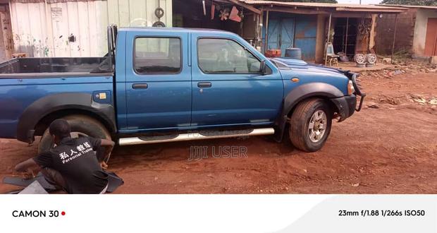 Nissan Hardbody 2016 Blue