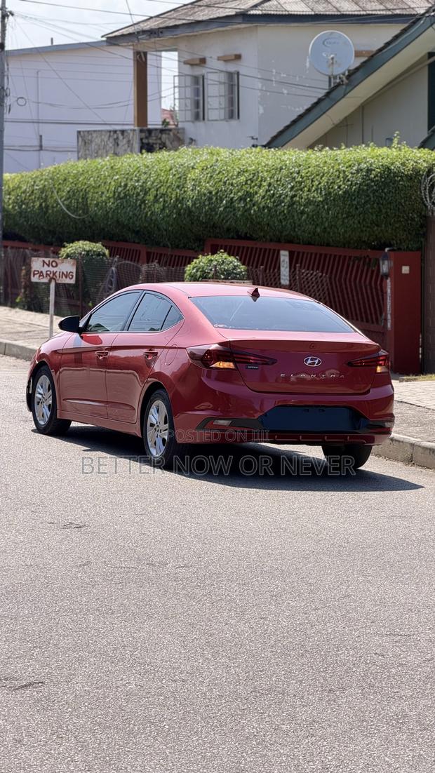 Hyundai Elantra SEL 2020 Red