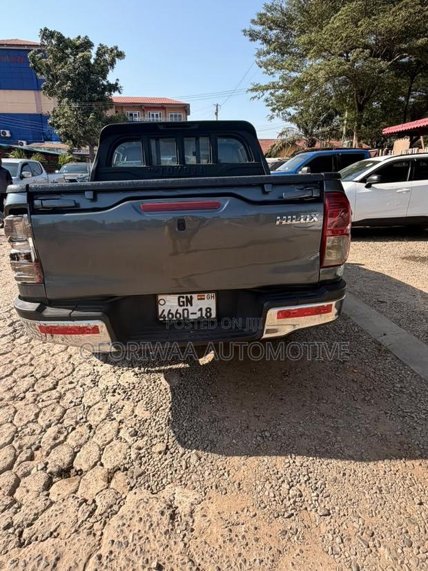 Toyota Hilux 2018 Black