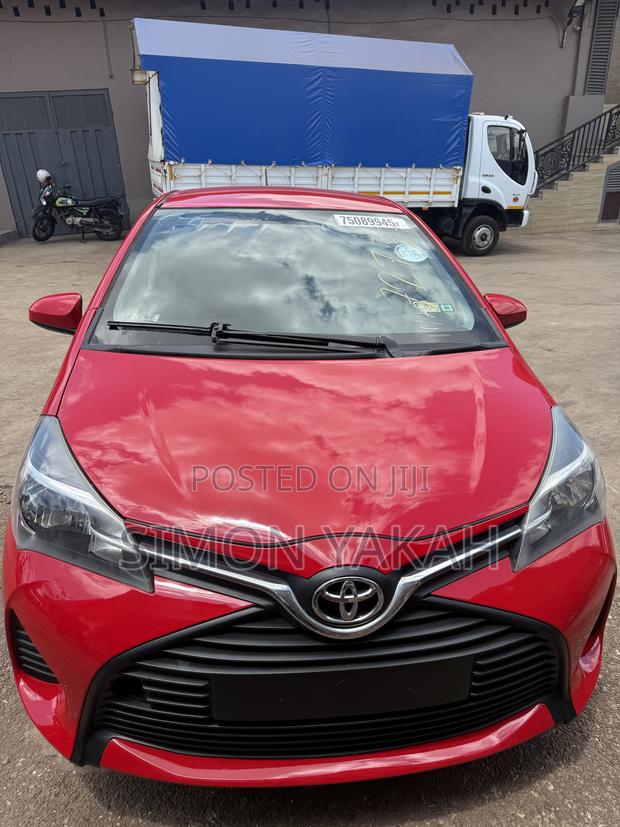 Toyota Yaris SE Hatchback 5dr 2016 Red