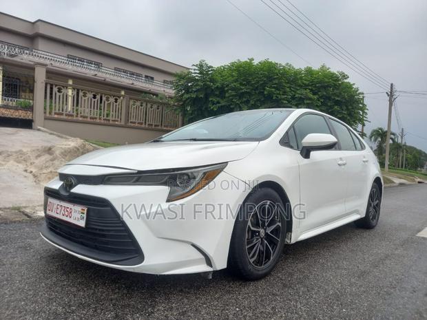Toyota Corolla 2025 White