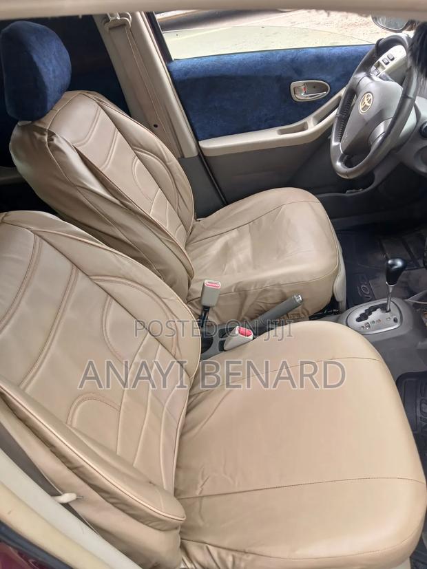 Toyota Vitz 1.3 FWD 3dr 2010 Brown