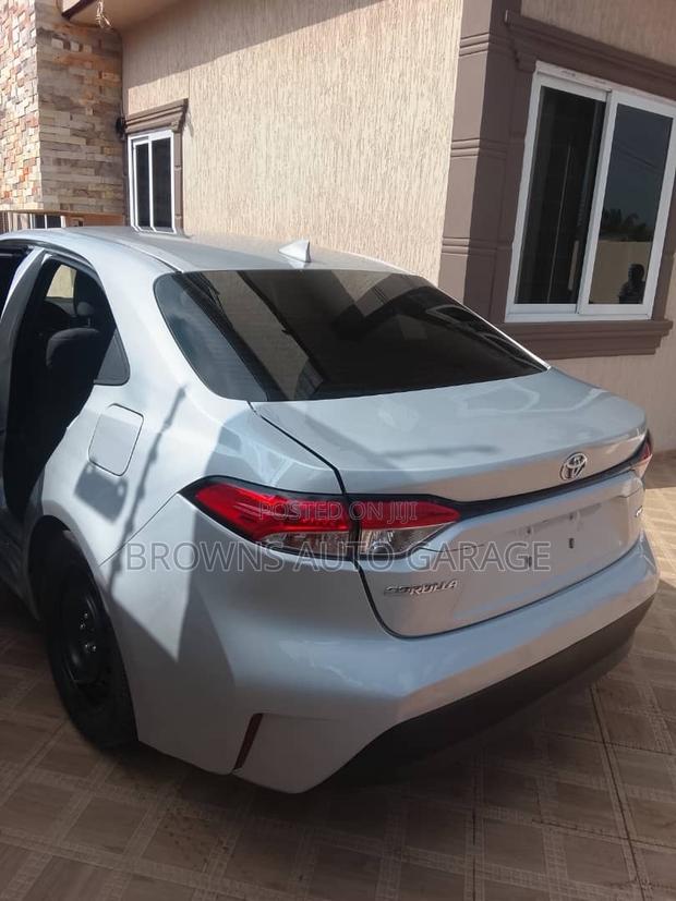 Toyota Corolla 2023 Silver